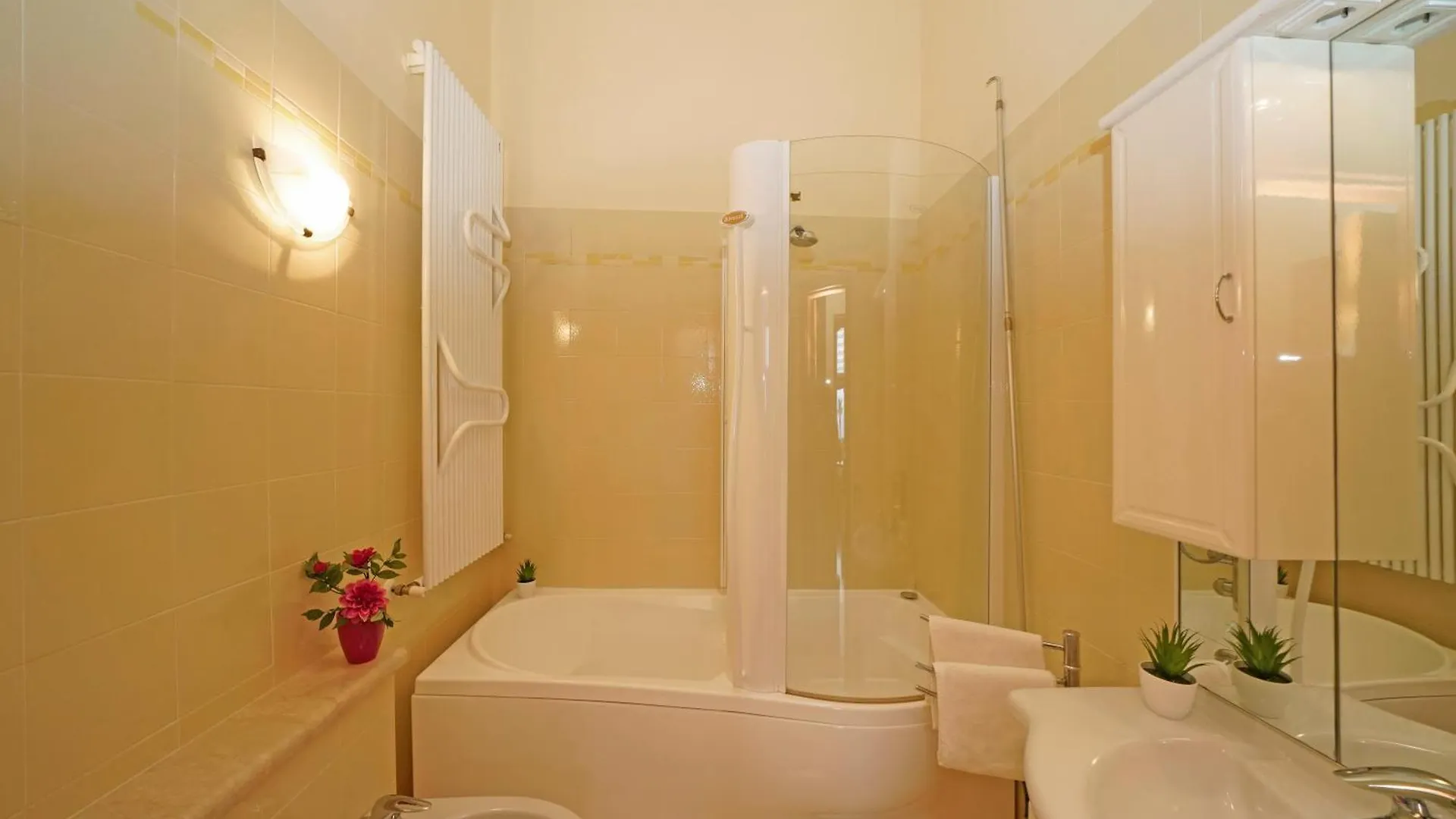 Villa Laura Toscolano Maderno 0*,